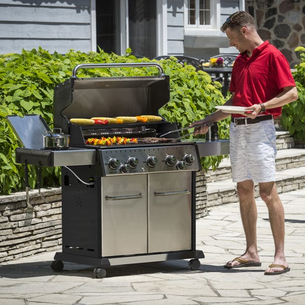 Broil King Baronâ„¢ S 590 PRO Infrared 5-Burner Gas Grill outdoor kitchen empire
