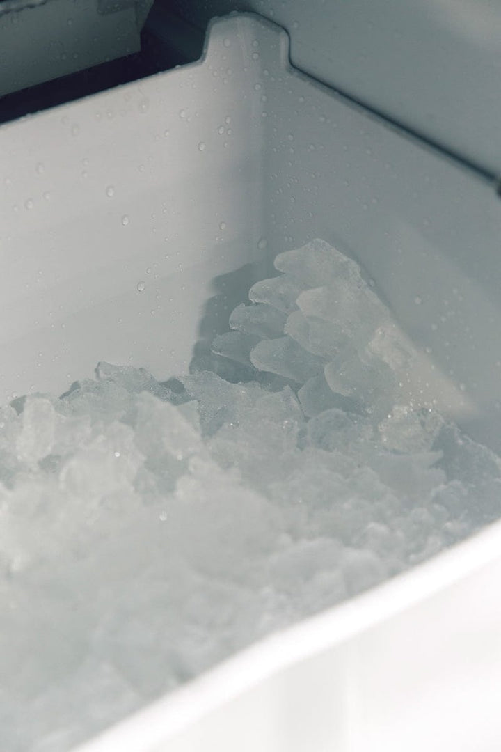 Summerset 15" UL Outdoor Rated Ice Maker w/Stainless Door SSIM-15 outdoor kitchen empire